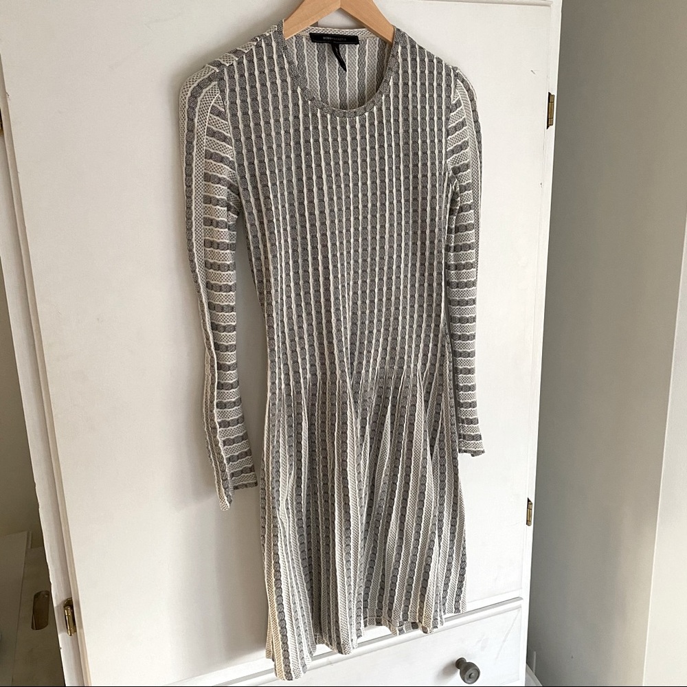 BCBG Dress - long sleeve- Black & White pattern